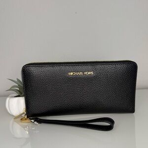 Michael Kors Large Continental Wallet Wristlet Black
New With Tags